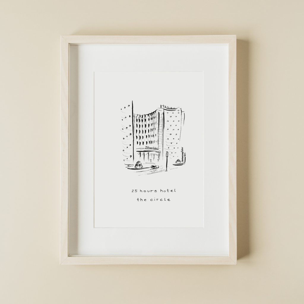 Eine schwarz-weiß Zeichnung des 25 Hours Hotel the circle in Köln. Der Name des Hotels ist unter die Zeichnung geschrieben. Das Bild gibt es als A4 oder A3 Poster bei YourLocalArtDealer im Onlineshop zu kaufen. Gezeichnet von der Künstlerin manamolotov aus Köln. Das Poster ist perfekt geeignet als Erinnerung und Geschenk für Freunde und Familie.  